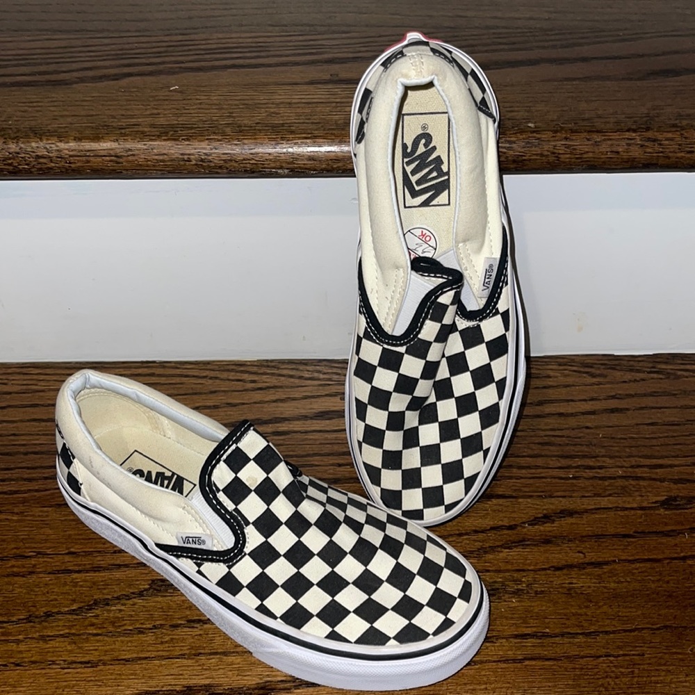 Never worn Vans Women’s size 8 Mens size 6.5